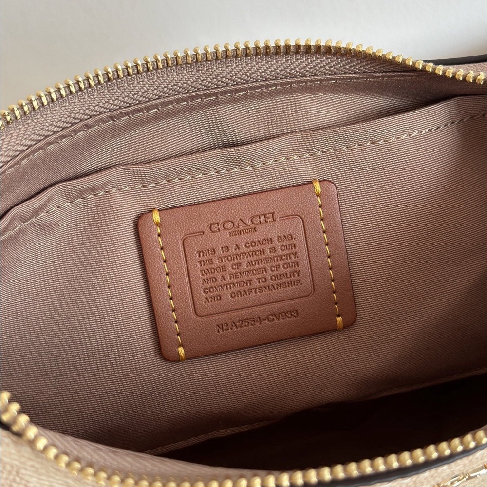 Coach Signature Hobo Shoulder Bag in Chalk/White with Gold Hardware - Picture 8 of 9